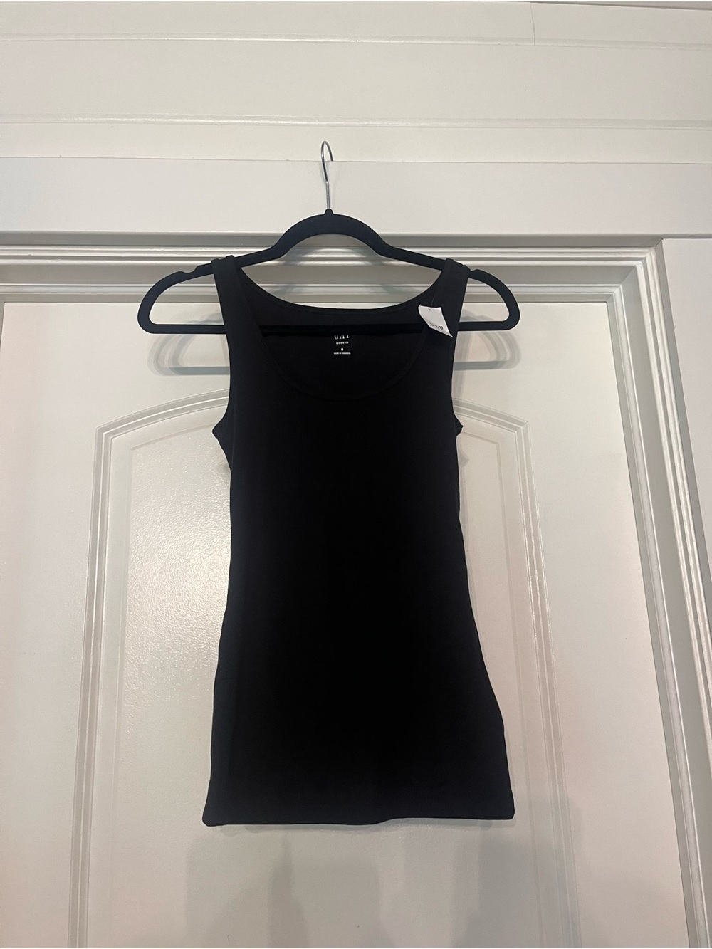 GAP Black Women's Scoop Neck Tank Top